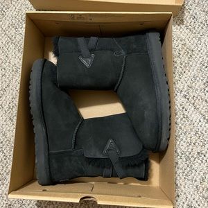 Black Uggs